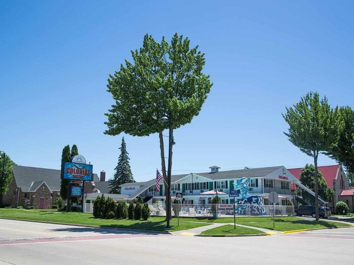 Colonial Motel Wisconsin Dells Exteriér fotografie