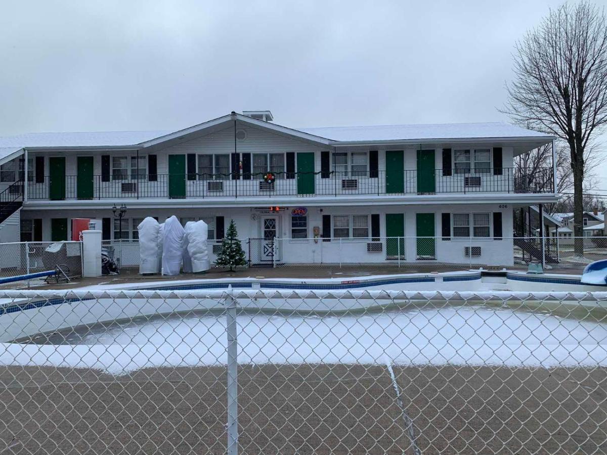 Colonial Motel Wisconsin Dells Exteriér fotografie